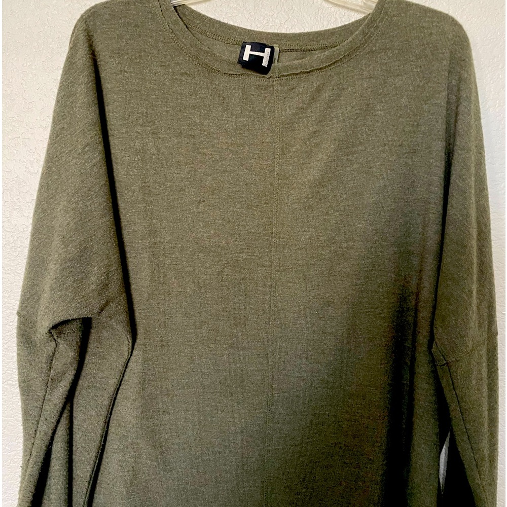 Pullover sweater